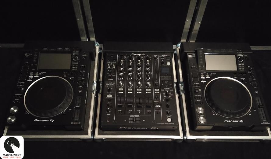 Pioneer NXS2 DJ set 